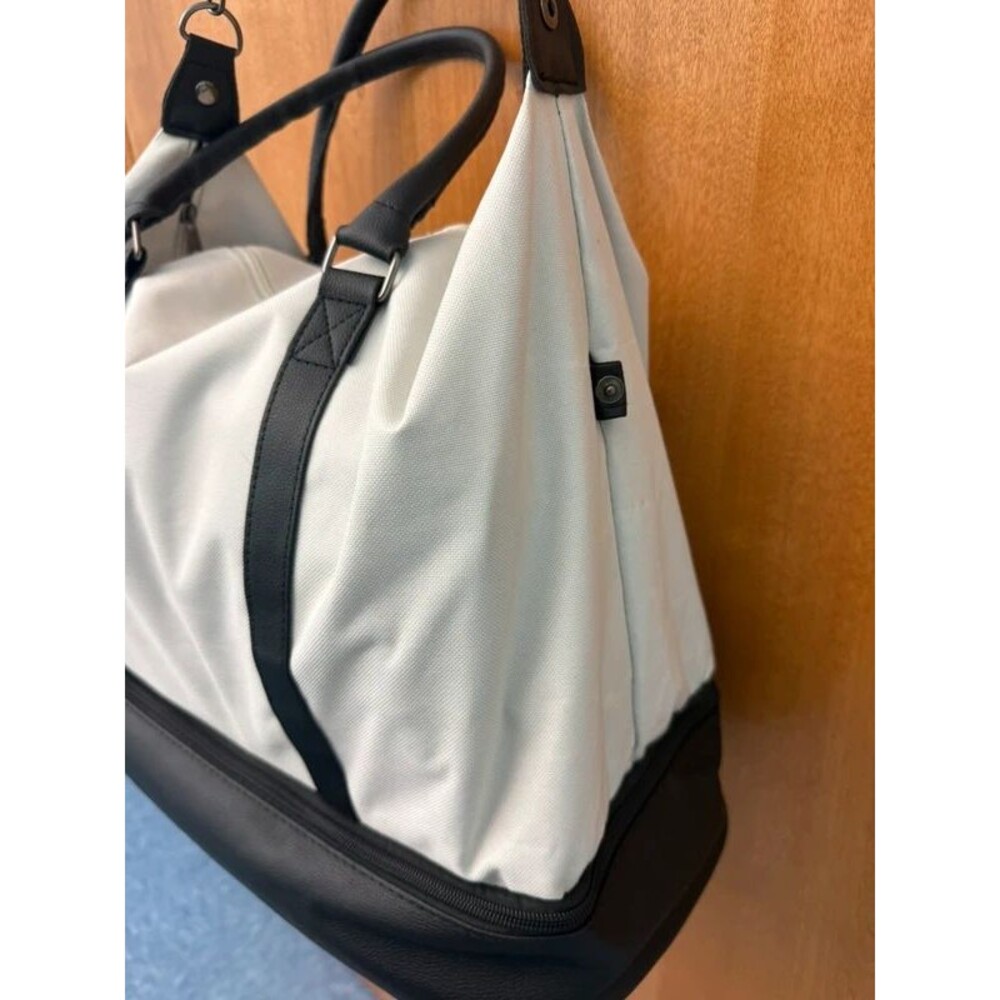 DSW minimalist white-black weekender duffel - Picture 8 of 16